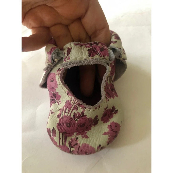 Freshly Picked Roses Moccs 2 - Picture 6 of 6